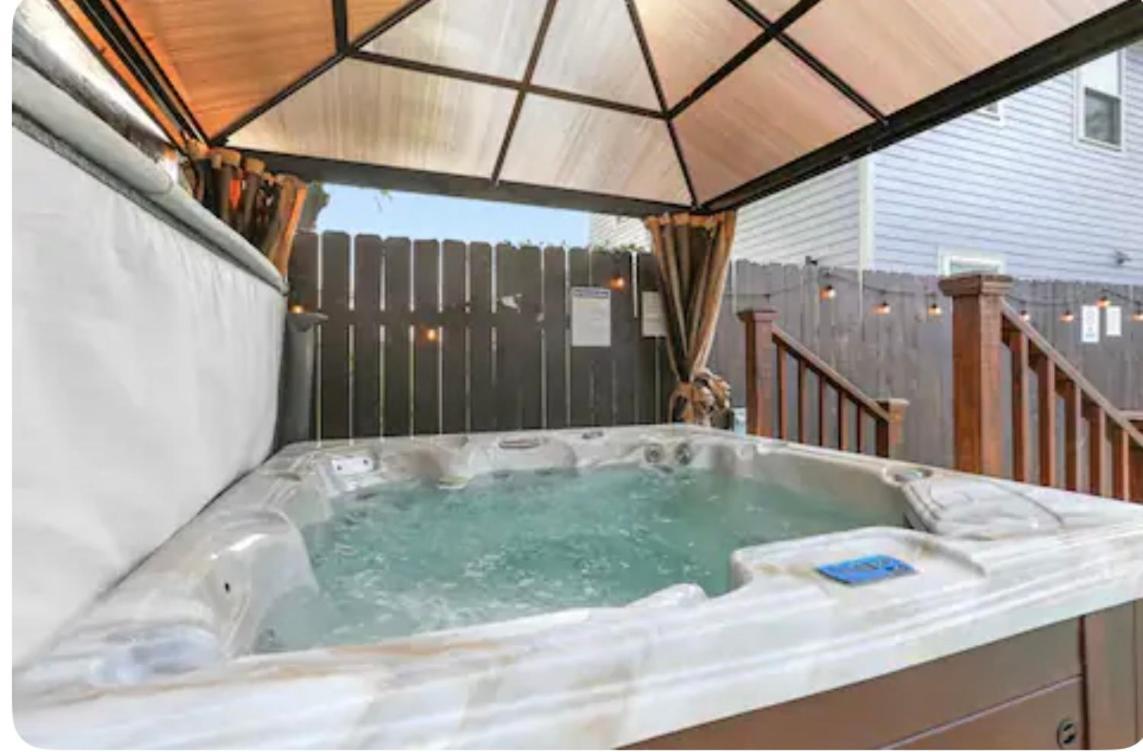 Holiday home Luxury House With Pool And Hot Tub New Orleans